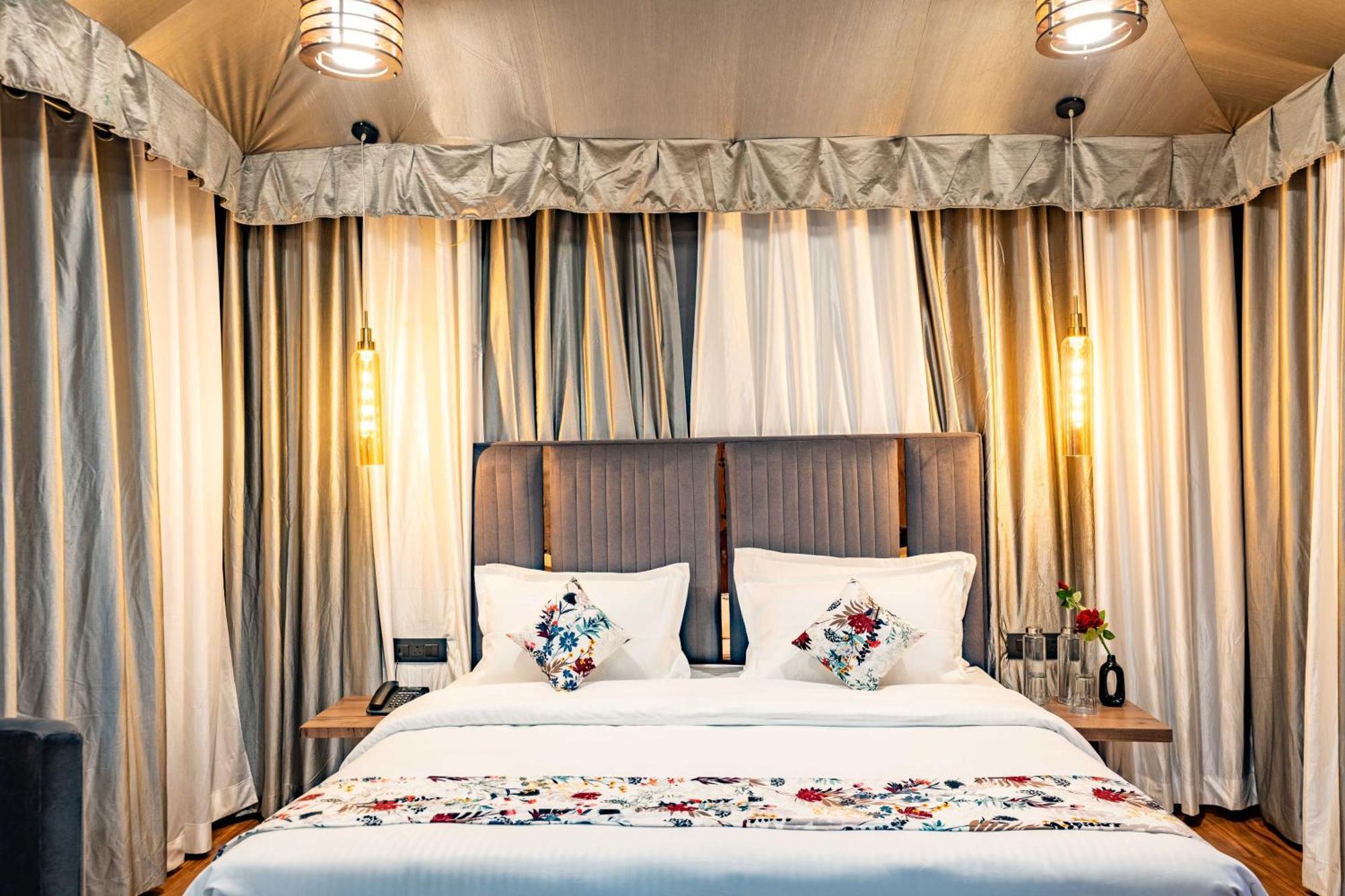 The Whispering Oaks Hotel Nainital Ngoại thất bức ảnh