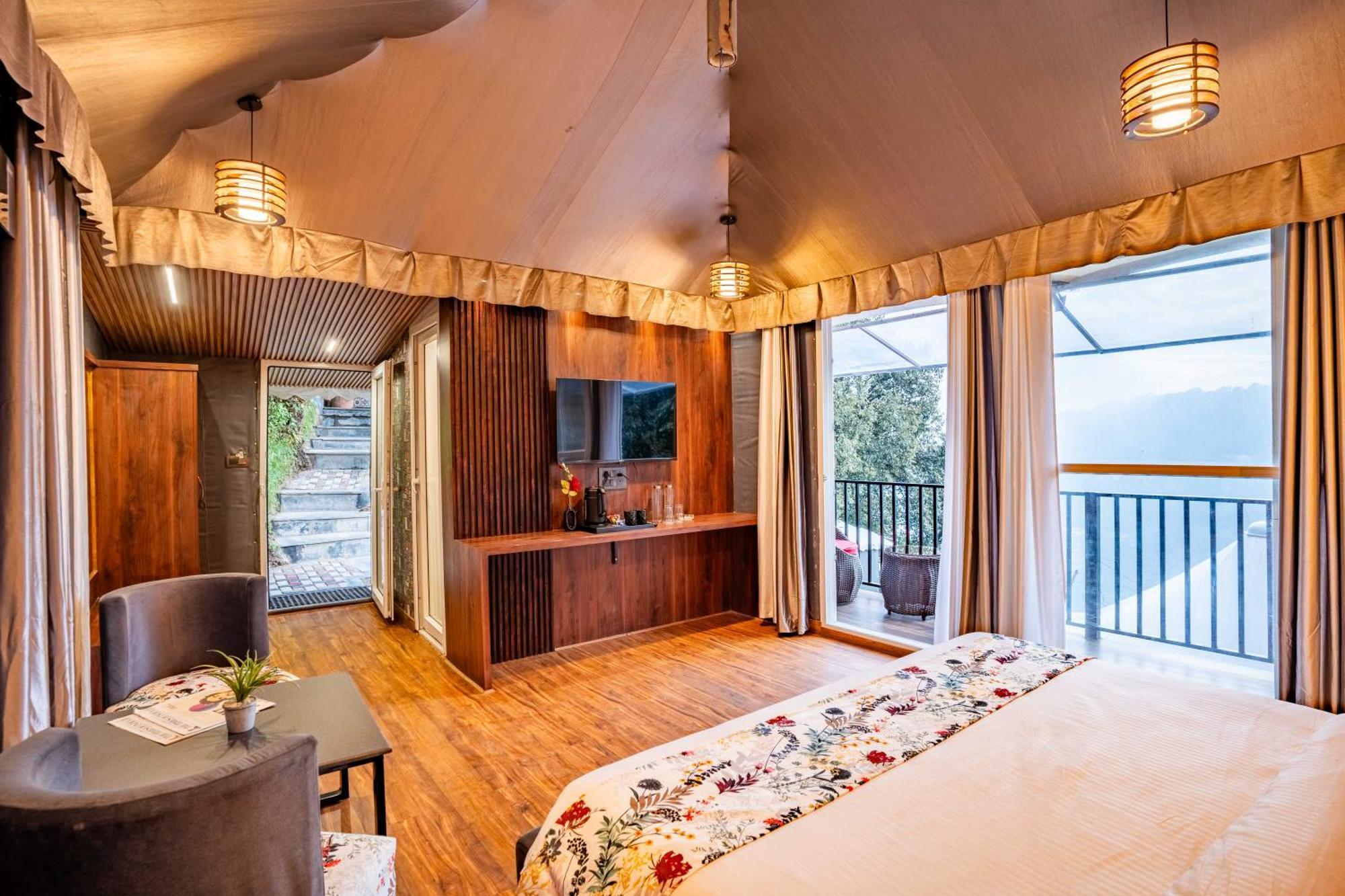 The Whispering Oaks Hotel Nainital Ngoại thất bức ảnh