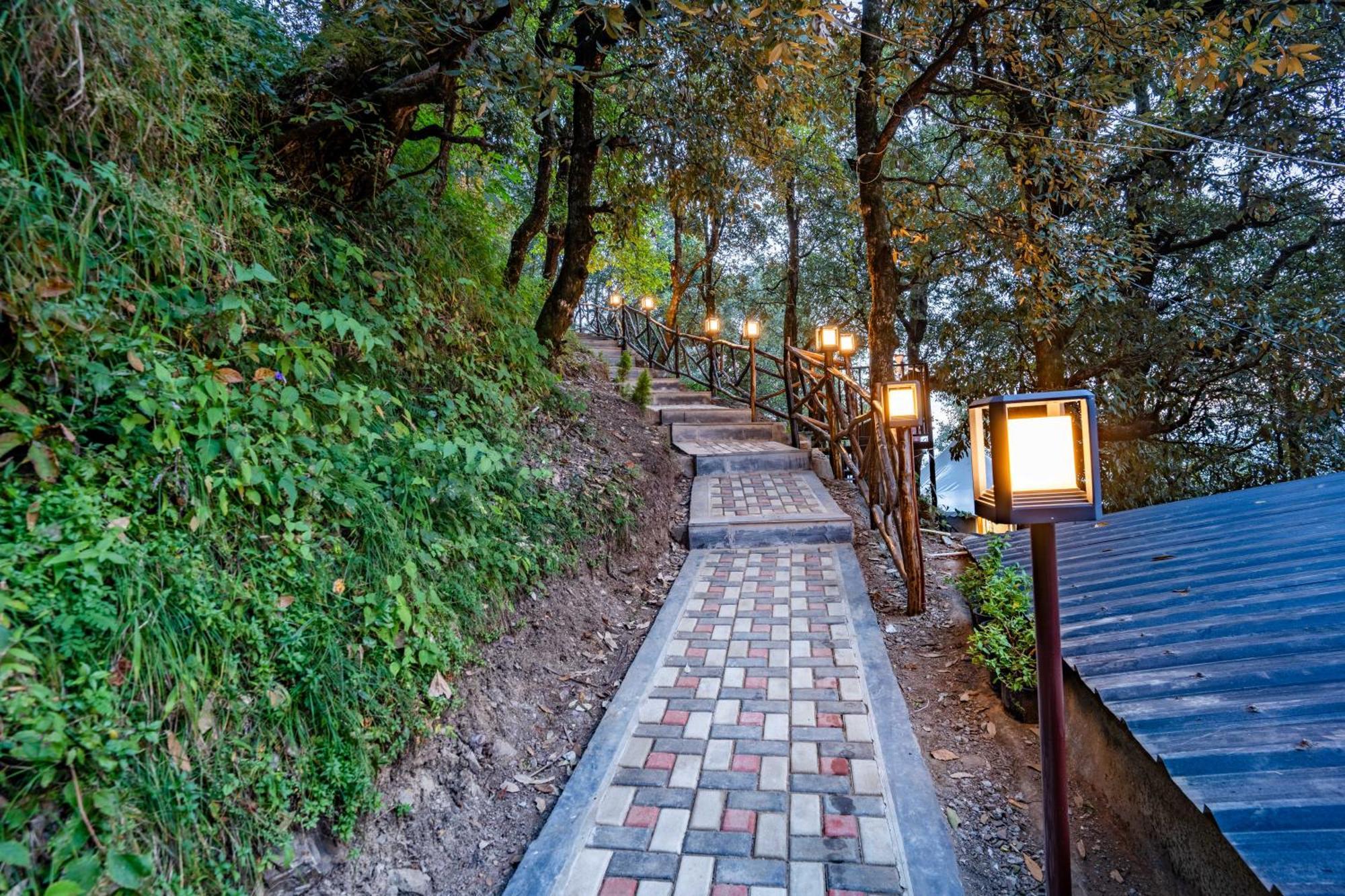 The Whispering Oaks Hotel Nainital Ngoại thất bức ảnh